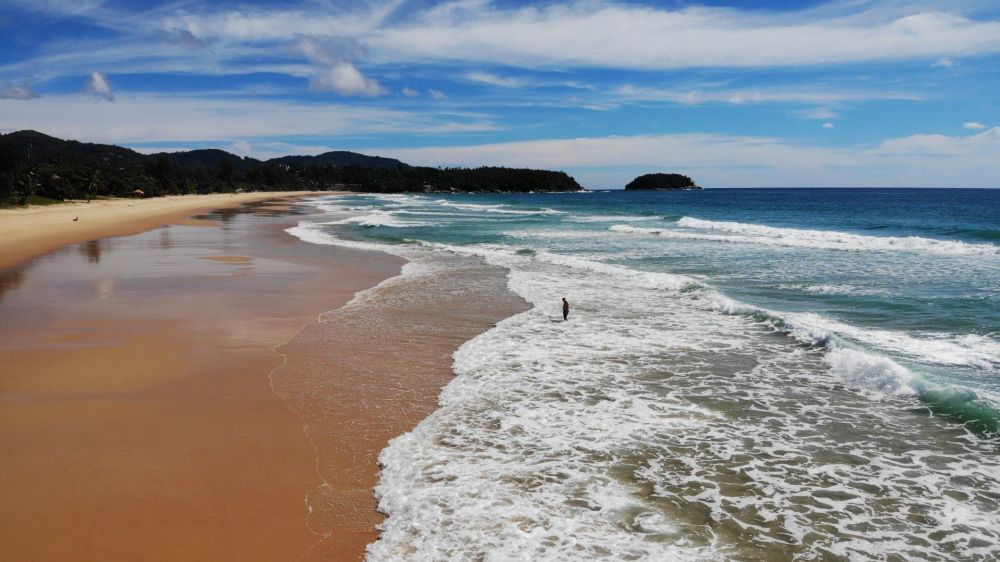 Thiên đường du lịch Phuket 'vắng lặng như tờ' vì Covid-19