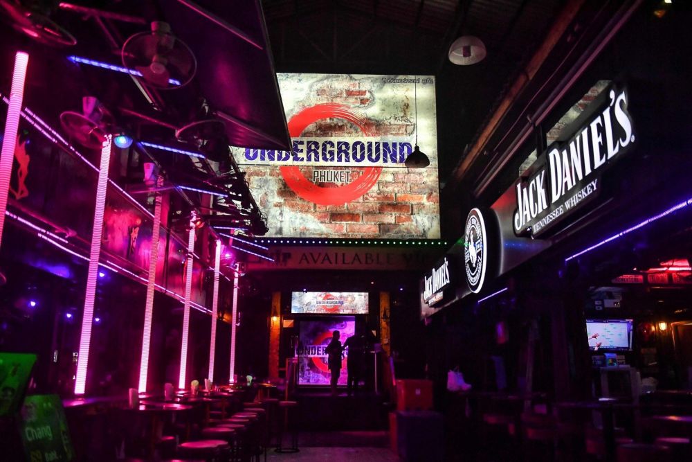 Thiên đường du lịch Phuket 'vắng lặng như tờ' vì Covid-19