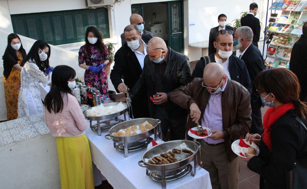 Triển lãm ảnh Kỷ niệm 58 năm thiết lập quan hệ ngoại giao Việt Nam-Algeria