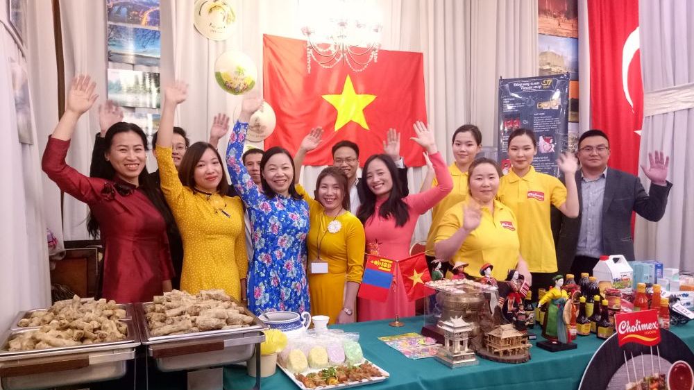 Dấu ấn Việt Nam tại hội chợ từ thiện ở Mông Cổ