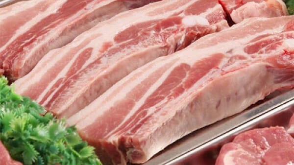 Giá heo hơi hôm nay 3/2/2023: Giá heo hơi miền Nam tăng nhẹ, cao nhất 54.000 đồng/kg