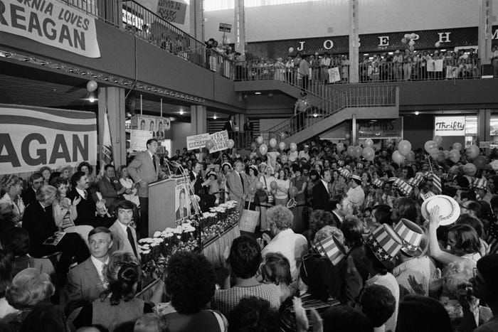 Chiến dịch vận động tranh cử Tổng thống Mỹ đã thay đổi như thế nào trong những năm qua?