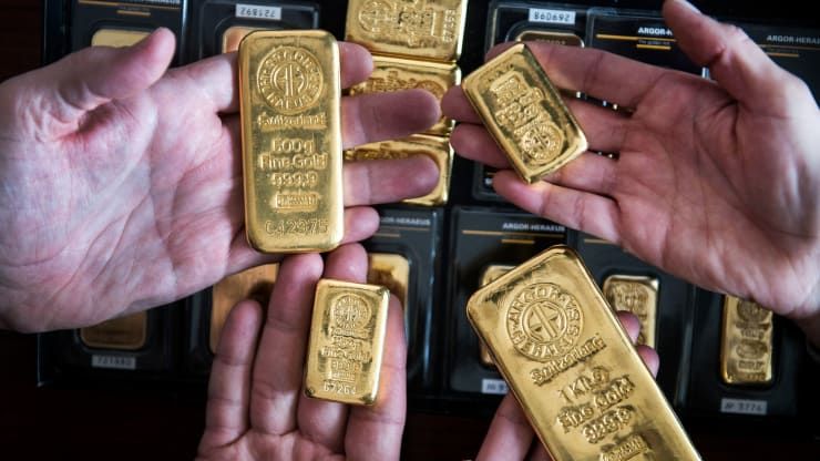 undefined Giá vàng hôm nay 10/11: Đột ngột mất phanh, vàng thế giới bay gần 80 USD, ngưỡng 2.000 USD/ounce vẫn 'treo lơ lửng'