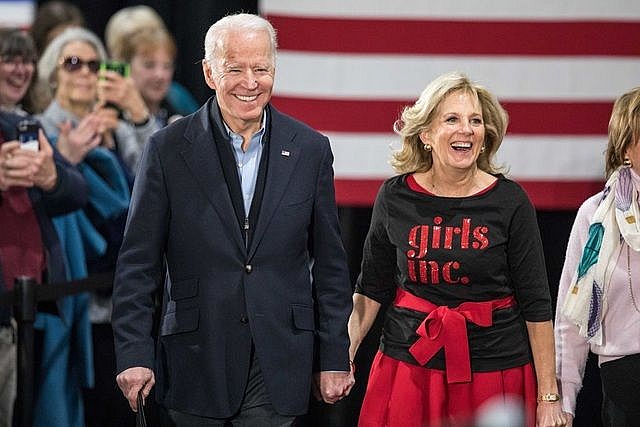 Hiện tại, ông Biden đã là một triệu phú. Tạp chí Forbes cuối năm ngoái cho biết ông và vợ sở hữu khối tài sản khoảng 9 triệu USD. Một phần nguồn thu của ông đến từ lương thượng nghị sĩ và tiền bản quyền tự truyện. Khoảng 4 triệu USD đến từ các bất động sản của ông và gia đình. Bầu cử tổng thống Mỹ 2020: Bang chiến trường Georgia công nhận chiến thắng sít sao của ông Joe Biden