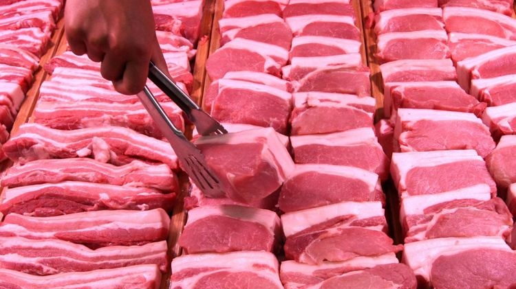 Giá heo hơi hôm nay 27/1: Giá heo hơi tiếp tục tăng, nguồn cung thịt đang vượt cầu