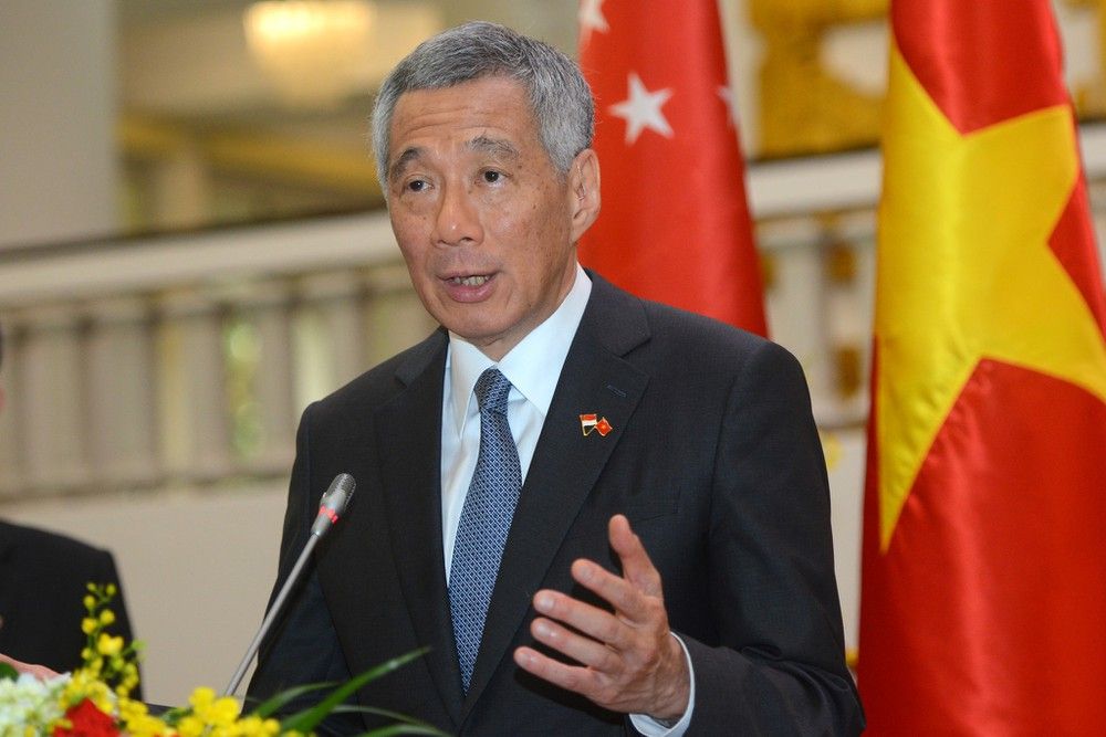 Thủ tướng Lý Hiển Long cũng hoan nghênh tiến bộ đã đạt được trong các cuộc đàm phán giữa ASEAN và Trung Quốc về Bộ quy tắc ứng xử (COC) ở Biển Đông. Thủ tướng Lý Hiển Long cũng hoan nghênh tiến bộ đã đạt được trong các cuộc đàm phán giữa ASEAN và Trung Quốc về Bộ quy tắc ứng xử (COC) ở Biển Đông.