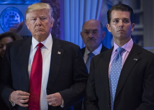 Tổng thống Mỹ Donald Trump và con trai cả Donald Trump Jr. (Ảnh: Washington Post)