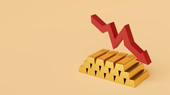 Giá vàng hôm nay 24/11: Không thể bám trụ ở ngưỡng hỗ trợ quan trọng, khả năng bứt phá đang dần xa?