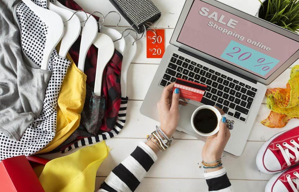 Mỹ: Chi tiêu mua sắm trực tuyến tăng mạnh trong ngày Black Friday