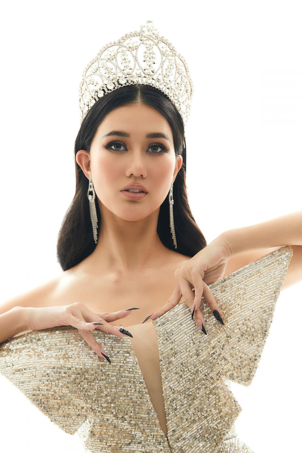 Cũng nhân dịp này, Bích Trâm đã trình làng bộ ảnh chính thức mà mình và ê-kíp chuẩn bị, thực hiện để ra mắt với các khán giả và dùng làm động lực để có được tinh thần trọn vẹn, hoàn hảo nhất khi đến với Miss Global 2021. Cũng nhân dịp này, Bích Trâm đã trình làng bộ ảnh chính thức mà mình và ê-kíp chuẩn bị, thực hiện để ra mắt với các khán giả và dùng làm động lực để có được tinh thần trọn vẹn, hoàn hảo nhất khi đến với Miss Global 2021.