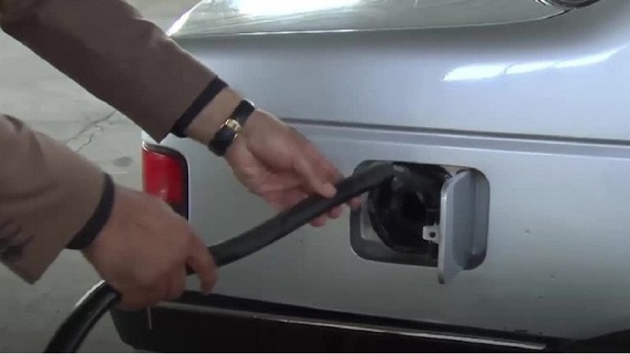 Ô tô chạy bằng nước lã