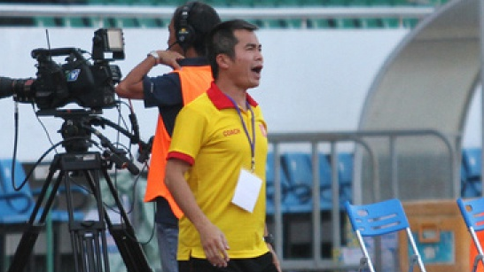 HLV Phạm Minh Đức lý giải việc ít dùng cầu thủ U19 Việt Nam