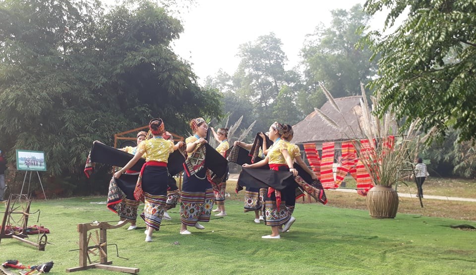 Các nghi lễ văn hóa độc đáo tại Làng Văn hóa – Du lịch. (Ảnh: MH) Các nghi lễ văn hóa độc đáo tại Làng Văn hóa – Du lịch. (Ảnh: MH)