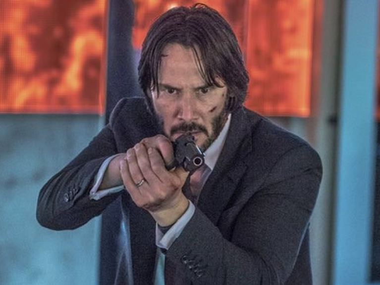 Keanu Reeves tiếp tục ​bùng nổ với vai sát thủ trong "John Wick 2"