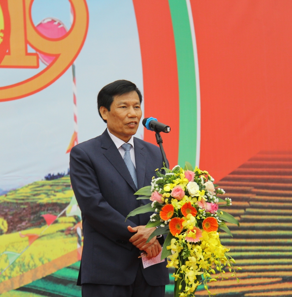 sac xuan tren moi mien to quoc den hen lai len