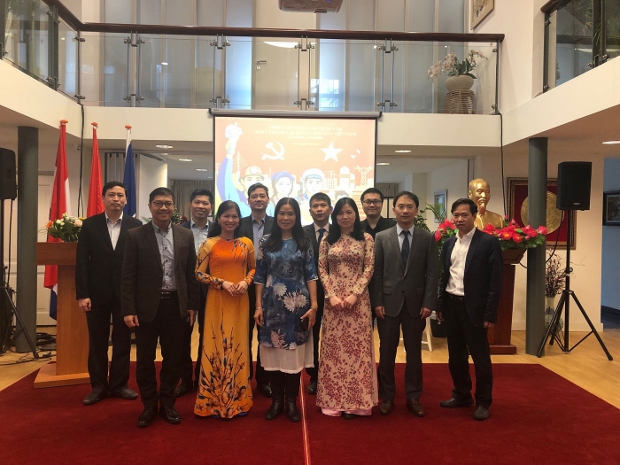 long trong ky niem 90 nam thanh lap dang cong san viet nam tai ha lan