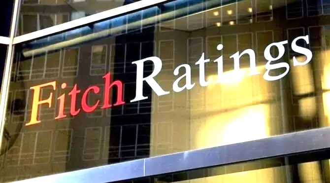 Fitch hạ bậc xếp hạng khoản nợ của Ukraine