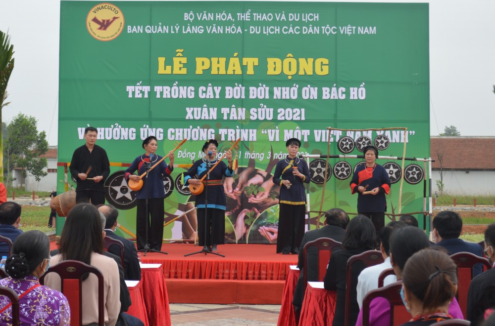 Lễ phát động 'Tết trồng cây đời đời nhớ ơn Bác Hồ' vui như trảy hội Lễ phát động 'Tết trồng cây đời đời nhớ ơn Bác Hồ' vui như trảy hội