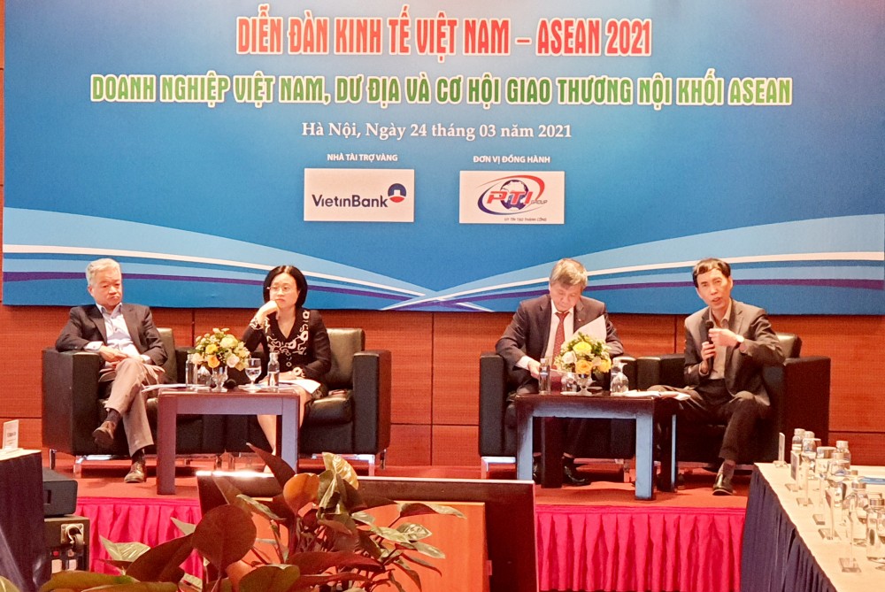 Khai mạc 'Doanh nghiệp Việt Nam, dư địa và cơ hội giao thương nội khối ASEAN' Khai mạc 'Doanh nghiệp Việt Nam, dư địa và cơ hội giao thương nội khối ASEAN'
