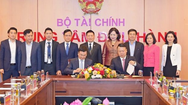 Bộ Tài chính và Ngân hàng Nhà nước ký Quy chế mua bán ngoại tệ