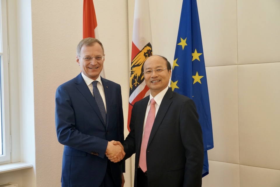 Thúc đẩy quan hệ kinh tế Việt Nam với bang Thượng Áo thuc day quan he kinh te viet nam voi bang thuong ao