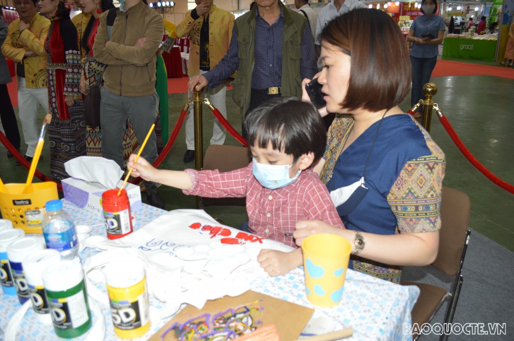 Thái Lan- Việt Nam: Xúc tiến thương mại chào mừng Kỷ niệm 45 năm thiết lập quan hệ ngoại giao