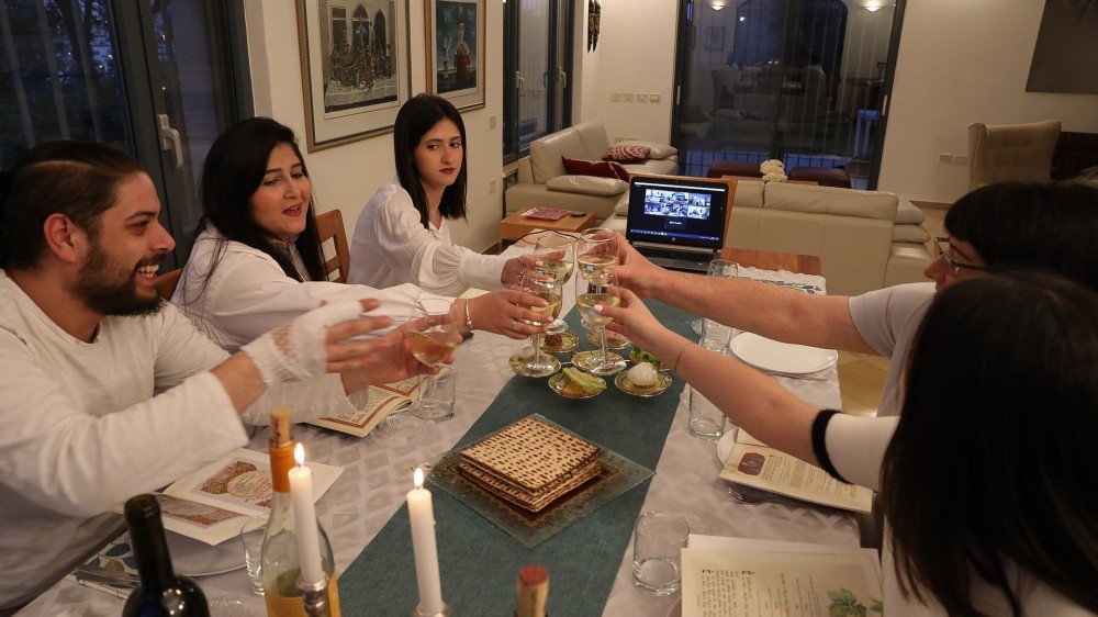 Dịch Covid-19: Israel bỏ quy định đeo khẩu trang, học sinh đi học bình thường