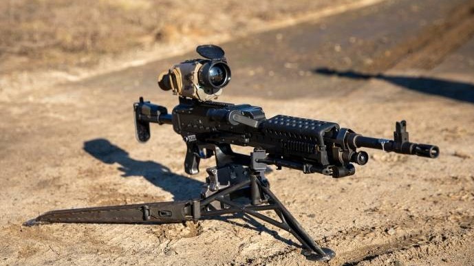 Súng máy 'độ' ống ngắm quang-điện tử của Mỹ lợi hại cỡ nào?