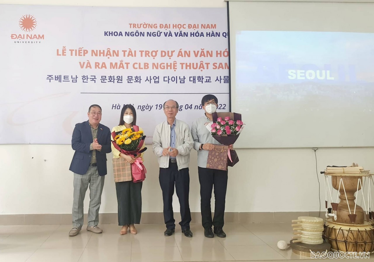 Lễ Trao tặng bộ gõ Samulnori truyền thống Hàn Quốc cho trường Đại học Đại Nam trang trọng và ý nghĩa