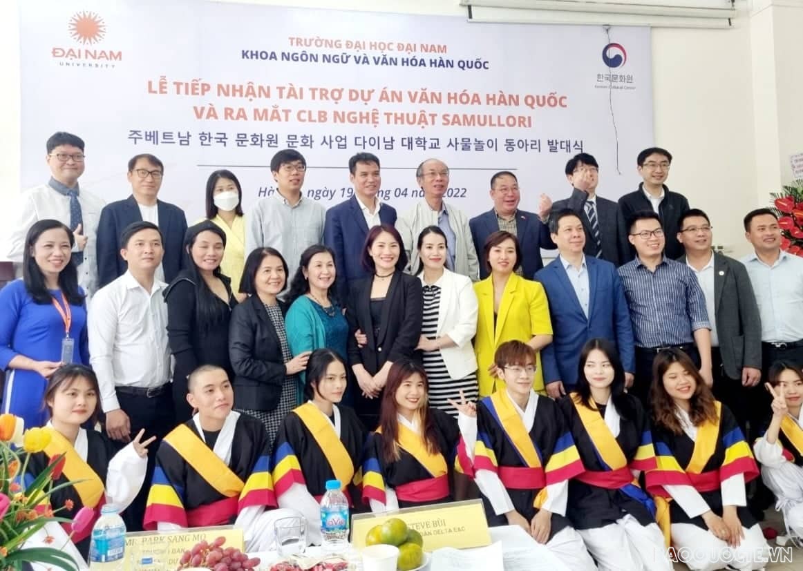 Lễ tiếp nhận tài trợ Dự án văn hóa Hàn Quốc và ra mắt CLB nghệ thuật Samulnori trang trọng và ý nghĩa