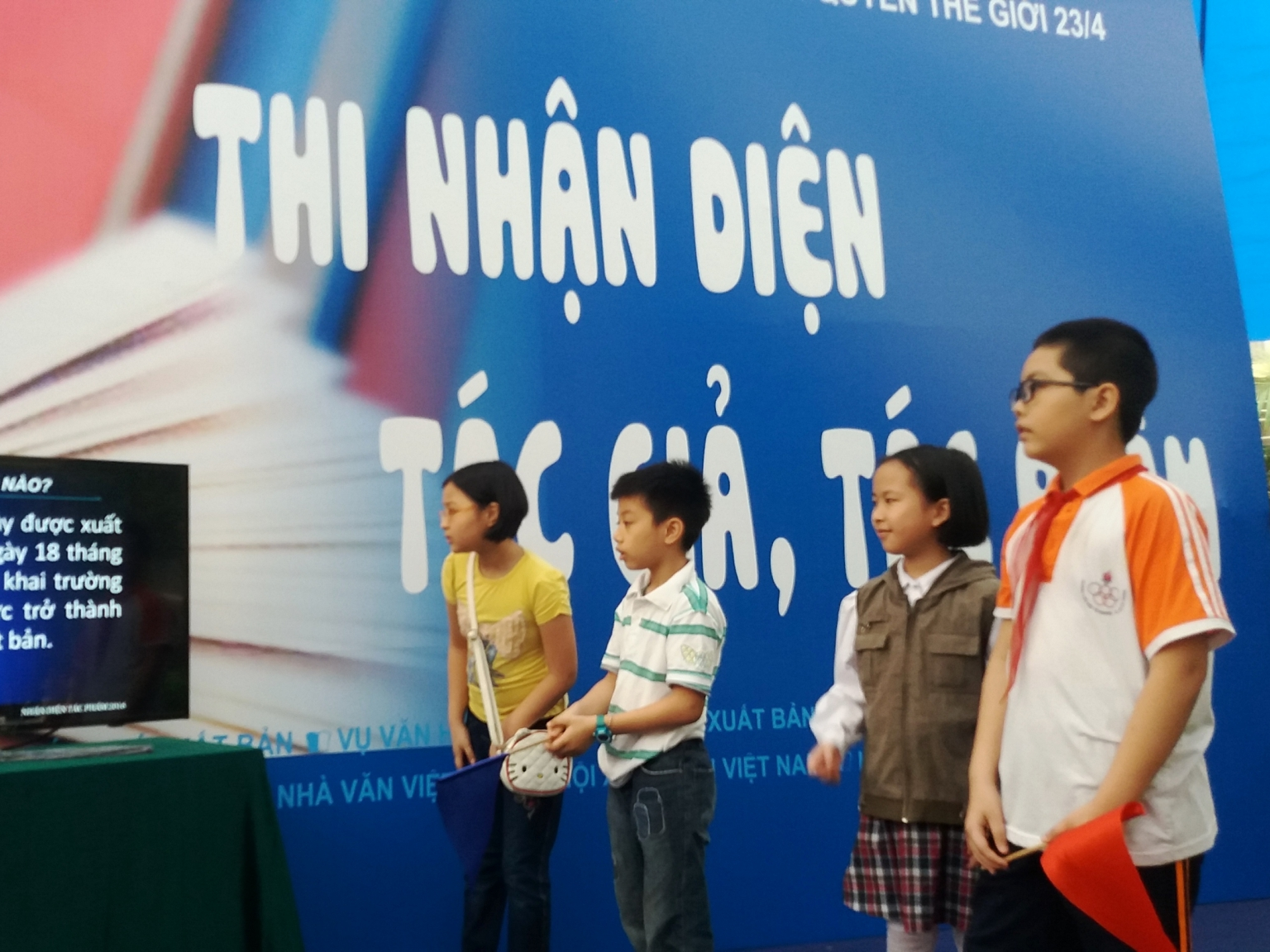 "Hè vui - Sách hay" cho bé