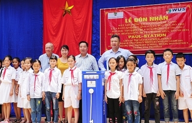 Đem nước sạch về nơi rốn lũ miền Trung