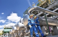 gia dau tiep tuc tang nho no luc cat giam nguon cung cua opec