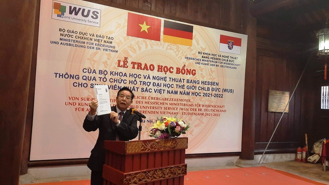 Văn phòng Hessen trao học bổng cho sinh viên xuất sắc khu vực Hà Nội