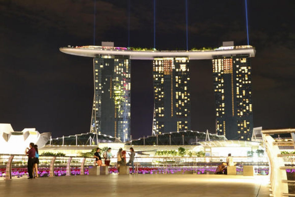 Học gì từ "tinh thần Singapore"?