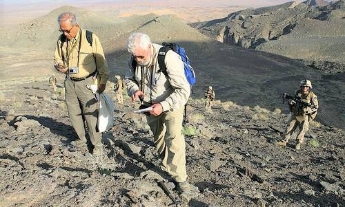 Ảnh 1: Cuộc chiến tiếp theo ở Afganistan sẽ là cuộc chiến tranh giành tài nguyên khoáng sản. (Nguồn: Word Press.) Ảnh 1: Cuộc chiến tiếp theo ở Afganistan sẽ là cuộc chiến tranh giành tài nguyên khoáng sản. (Nguồn: Word Press.)