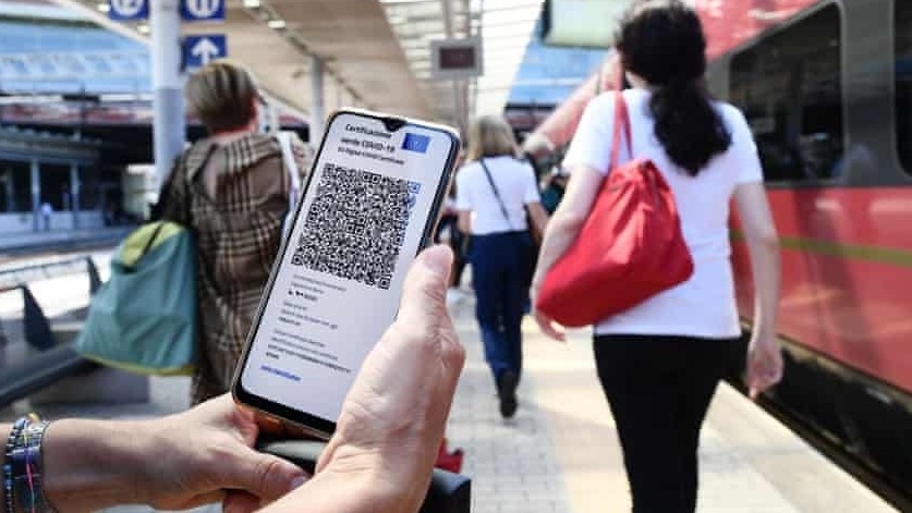 Biểu tình phản đối quy định thẻ xanh Covid-19, Italy khó càng thêm khó