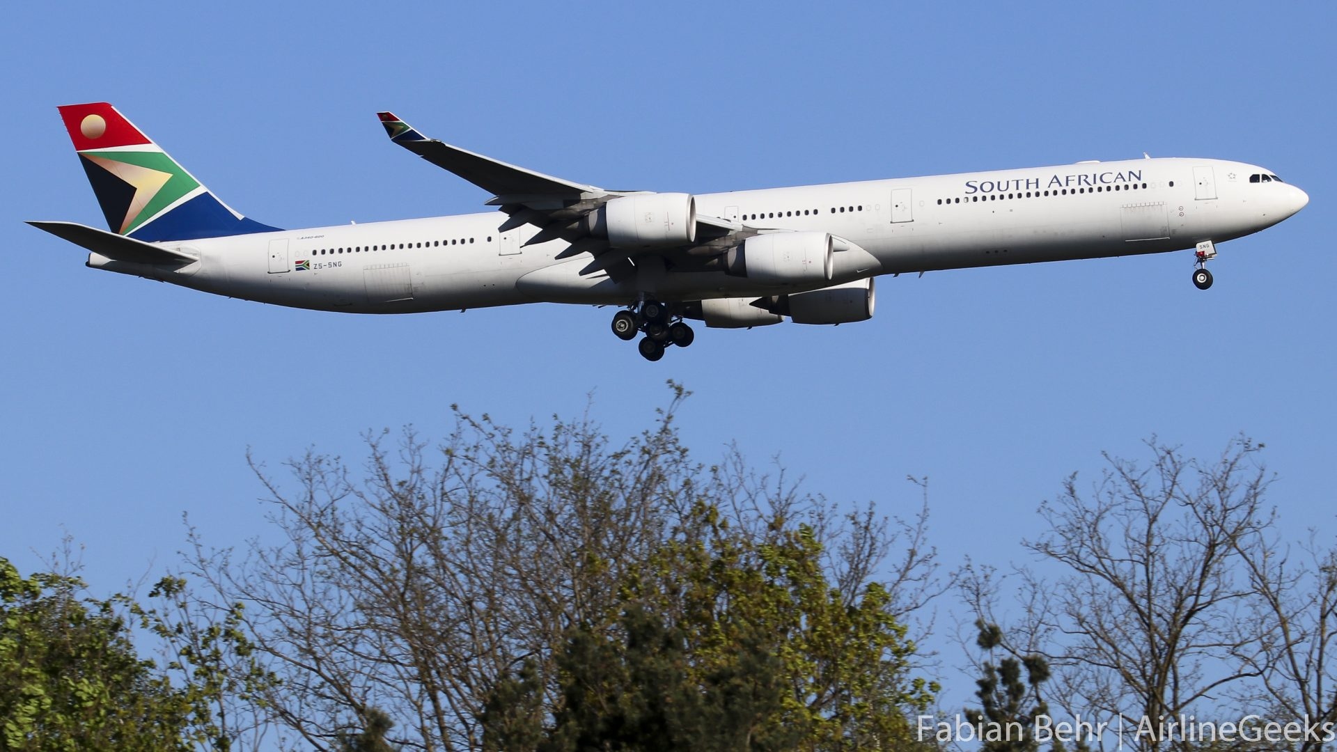 Hãng hàng không Mango Airlines tạm ngừng các chuyến bay do nợ nần