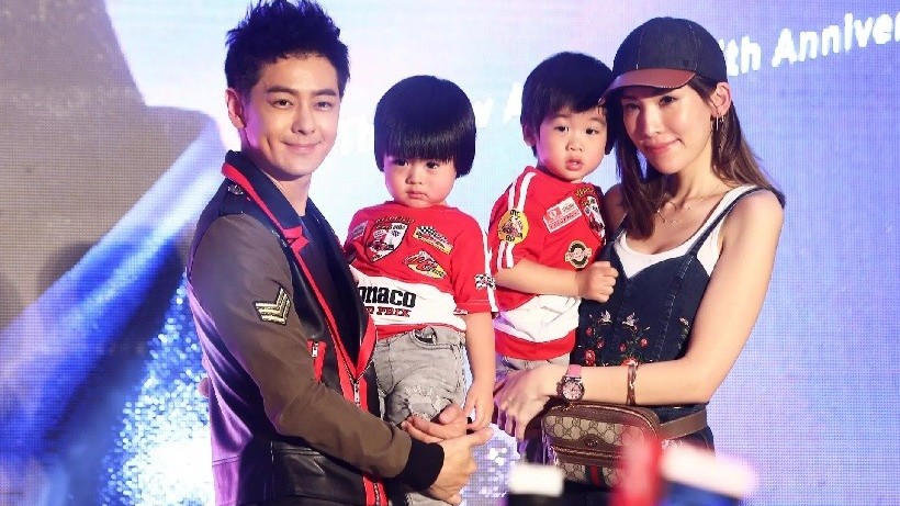 Nam tài tử Lâm Chí Dĩnh vẫn hôn mê sau tai nạn, vợ túc trực ngày đêm chăm sóc