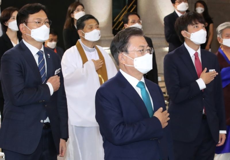 Hàn Quố:c đặt mục tiêu tiêm hoàn thành mũi 2 vaccine phòng Covid-19 vào tháng 10 Hàn Quố:c đặt mục tiêu tiêm hoàn thành mũi 2 vaccine phòng Covid-19 vào tháng 10