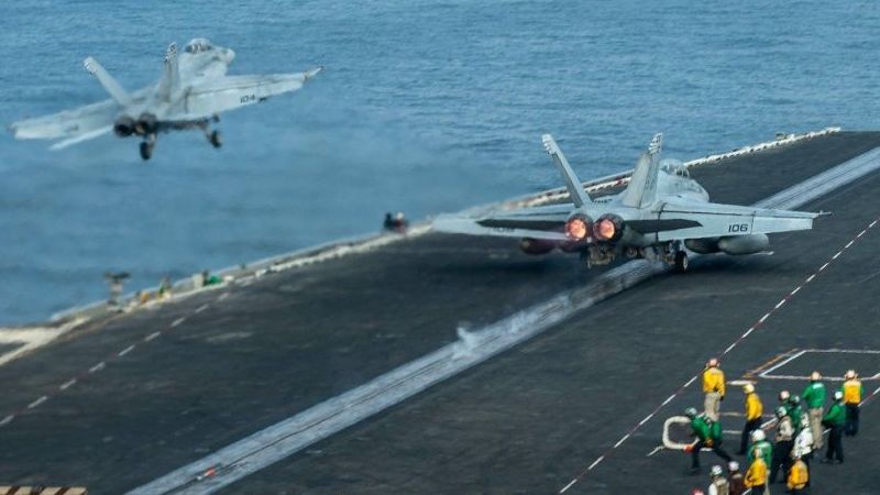 Tàu sân bay - quả bom nổ chậm trên vũ đài chính trị