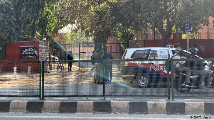 an-do-bat-nha-bao-tuon-thong-tin-nhay-cam-cho-trung-quoc