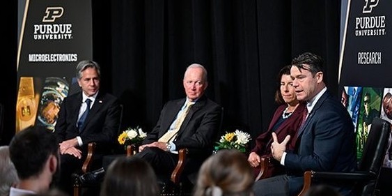 Cạnh tranh với Trung Quốc, Mỹ nỗ lực khẳng định vị thế lớn hơn trong ngành công nghiệp bán dẫn