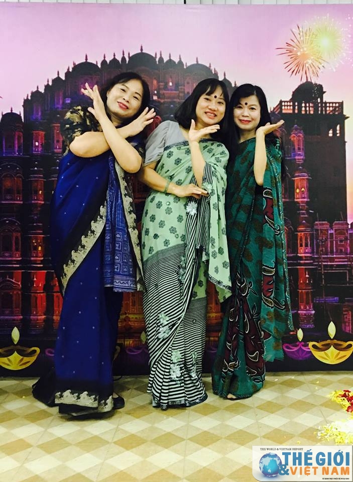 ron rang le hoi diwali va dussehra cua an do tai viet nam