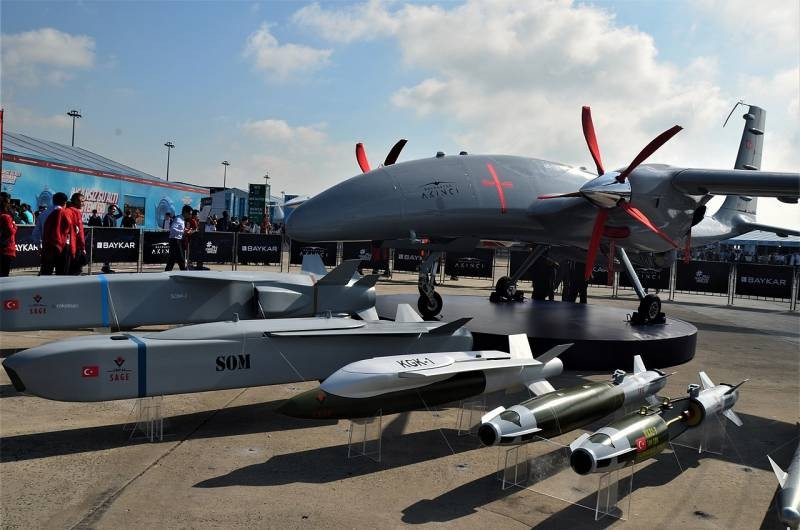 Triển vọng phát triển của UAV Bayraktar Akıncı PT-01