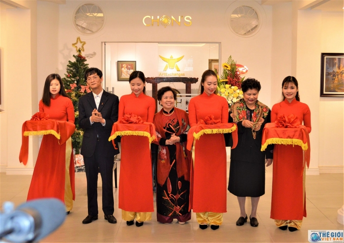 ‘Giao mùa’ cùng 20 họa sỹ của UNESCO Mỹ thuật Hà Nội giao mua cung 20 hoa sy cua unesco my thuat ha noi