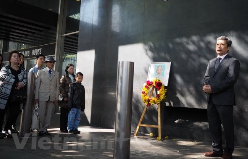 Kỷ niệm 128 năm sinh nhật Bác Hồ tại Vương quốc Anh