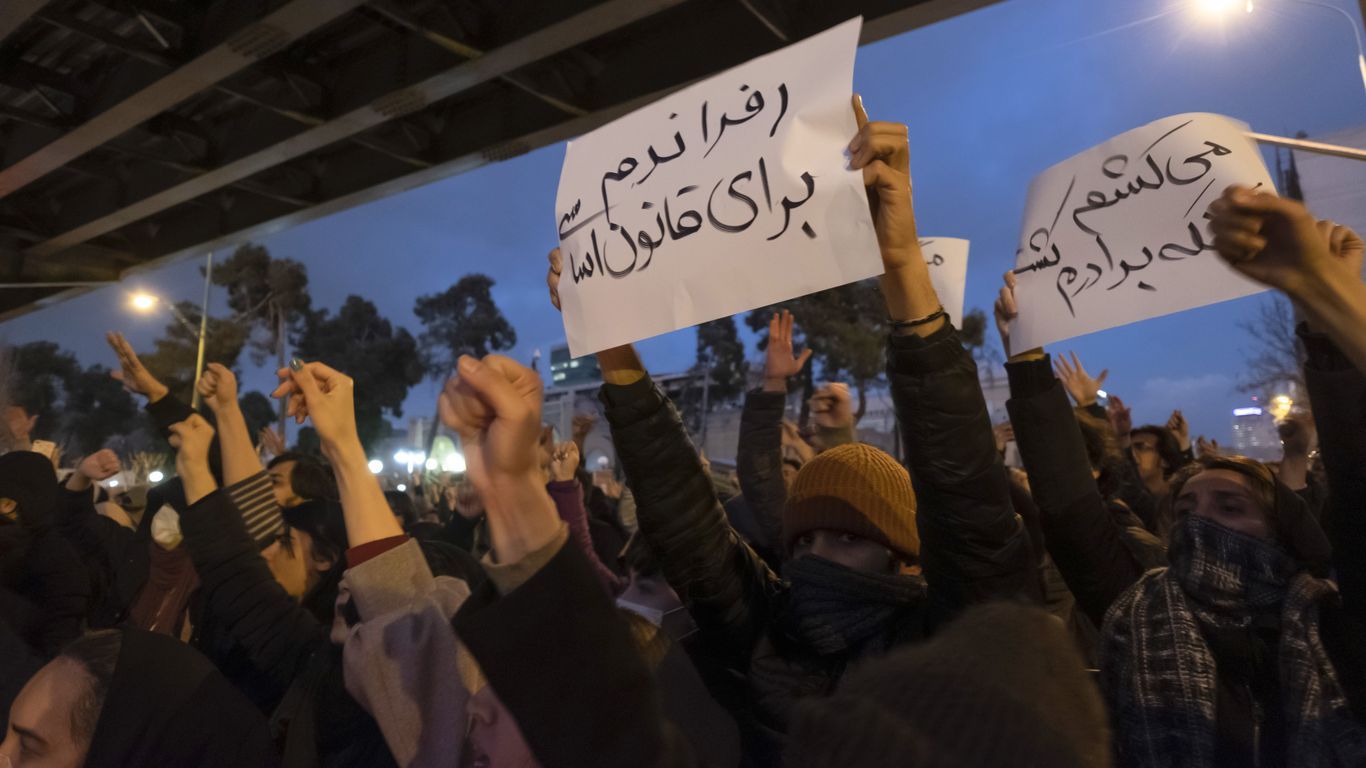 binh luan cang thang my iran ba buoc hut khien iran lam the kho