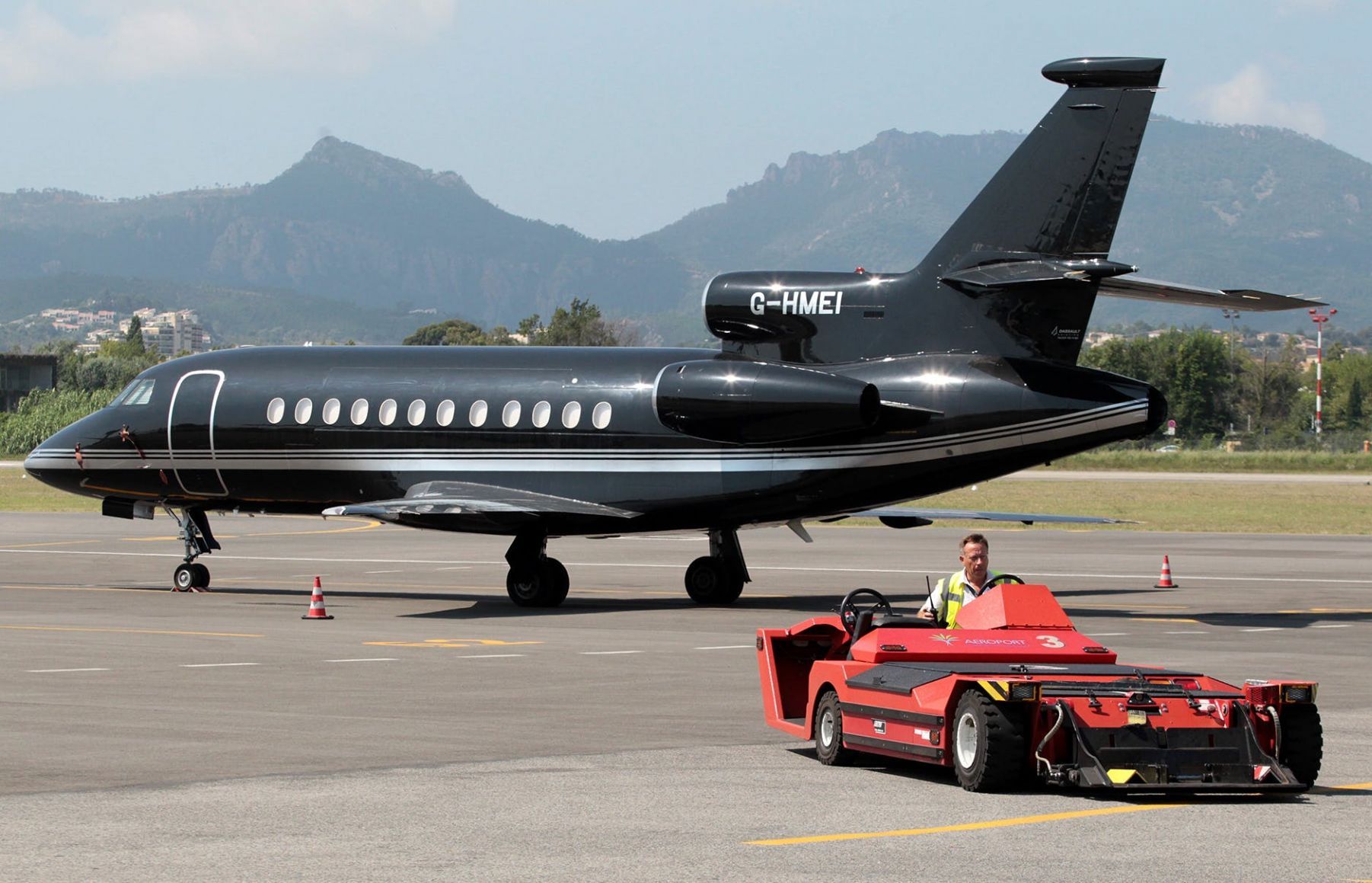 Máy bay riêng – lựa chọn dành cho giới siêu giàu thời Covid-19