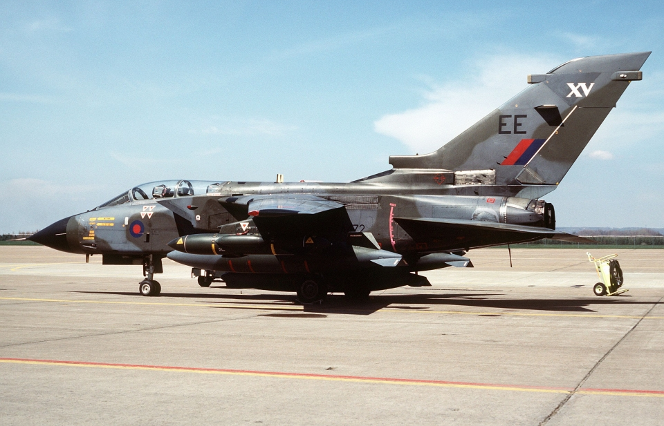 Anh, Mỹ "bung sức" tấn công Syria